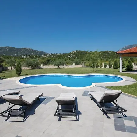 Four-bedroom Holiday In Peracko Blato Σπίτι διακοπών *