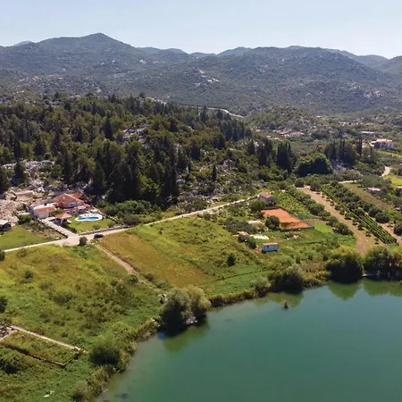 Four-bedroom Holiday In Peracko Blato Σπίτι διακοπών