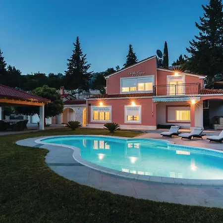 Four-bedroom Holiday In Peracko Blato Ploce (Dubrovnik-Neretva)