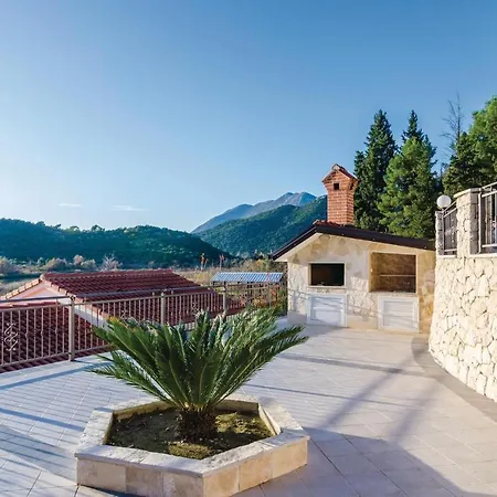 Four-bedroom Holiday In Peracko Blato Σπίτι διακοπών