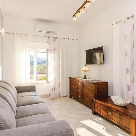 Four-bedroom Holiday In Peracko Blato Ploce (Dubrovnik-Neretva)