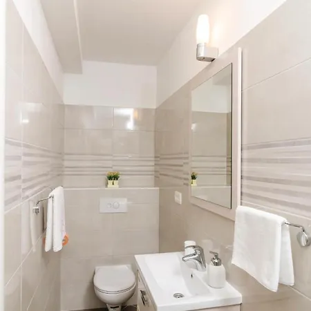 Four-bedroom Holiday In Peracko Blato Σπίτι διακοπών