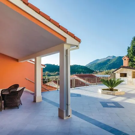 Four-bedroom Holiday In Peracko Blato Ploce (Dubrovnik-Neretva)