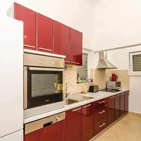 Σπίτι διακοπών Four-bedroom Holiday In Peracko Blato
