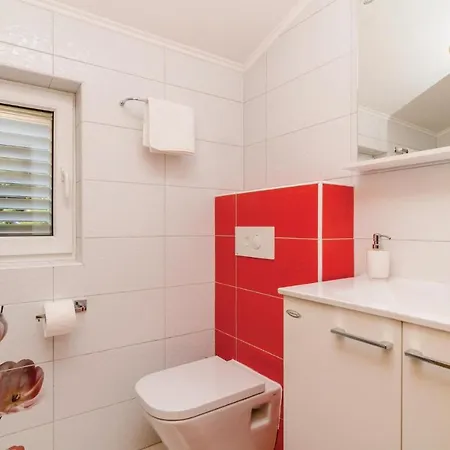 Σπίτι διακοπών Four-bedroom Holiday In Peracko Blato *